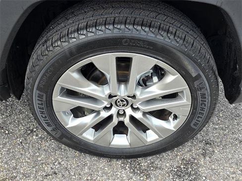 Certified 2020 Toyota RAV4 XLE Premium image 33