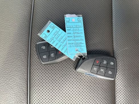 Used 2022 GMC Yukon XL Denali AWD/4WD image 41