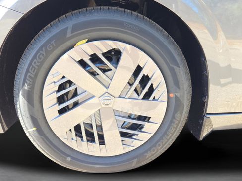 New 2026 Nissan Sentra SV w/ Floor Mat Package FWD image 9