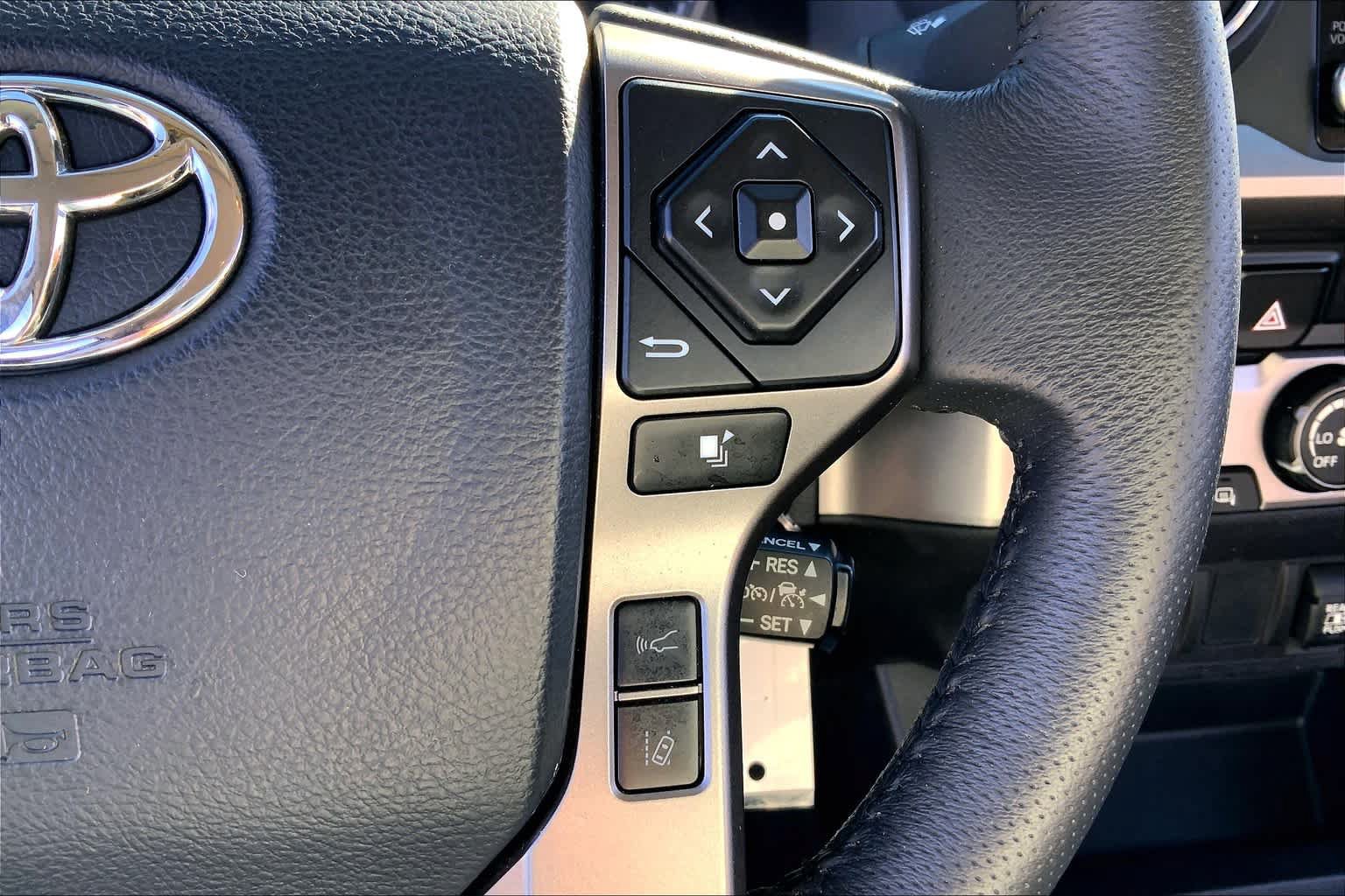 Used 2020 Toyota Tacoma SR5 AWD/4WD image 21