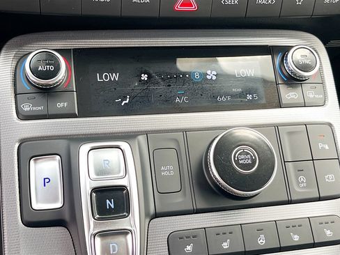 Used 2025 Hyundai Palisade Calligraphy FWD image 16