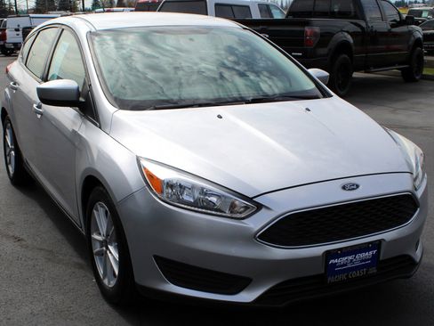 Used 2018 Ford Focus SE FWD image 7