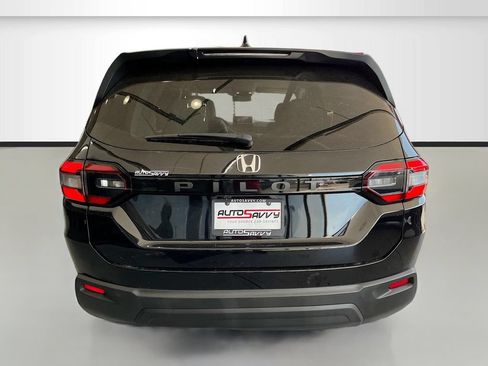 Used 2023 Honda Pilot LX image 6