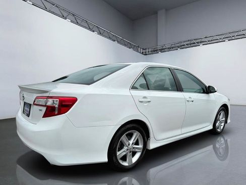 Used 2014 Toyota Camry SE FWD image 7