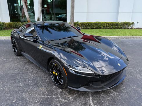 Used 2021 Ferrari Roma RWD image 5