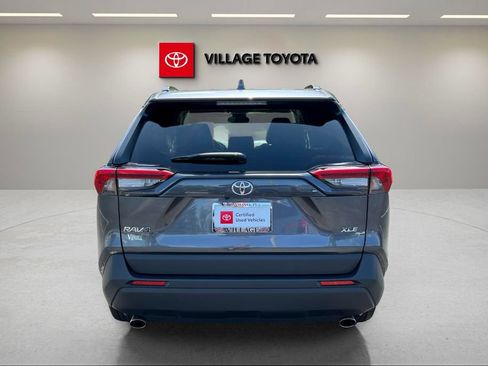 Certified 2022 Toyota RAV4 XLE Premium FWD image 4