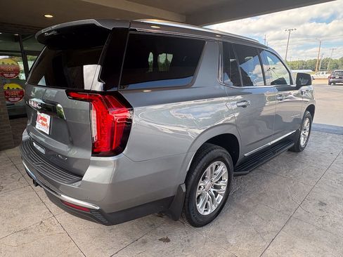 Used 2021 GMC Yukon SLT w/ Rear Media and Nav Package AWD/4WD image 6