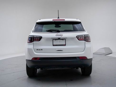 Used 2024 Jeep Compass Sport image 4