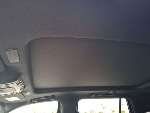 Used 2025 Chevrolet Tahoe Premier RWD image 19