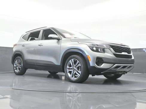 Used 2021 Kia Seltos S FWD image 56