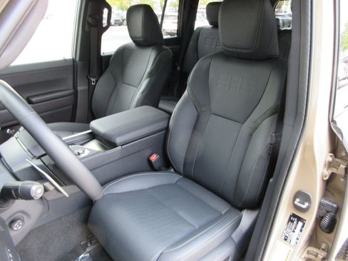 Used 2026 Lexus GX 550 AWD/4WD image 33