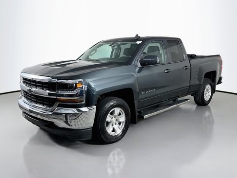 Used 2018 Chevrolet Silverado 1500 LT w/ All Star Edition AWD/4WD image 4