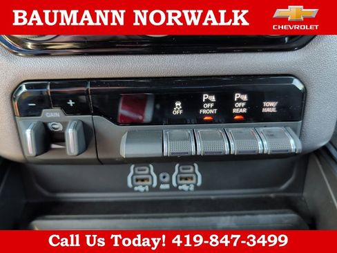 Used 2025 RAM 1500 Big Horn AWD/4WD image 34