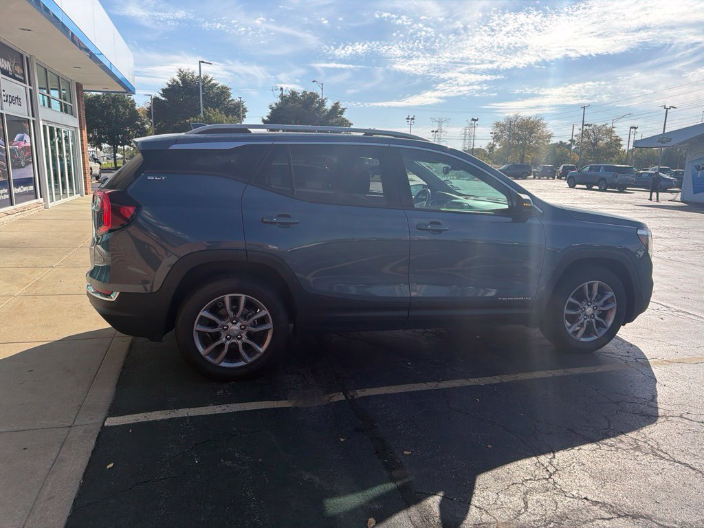 Used 2024 GMC Terrain SLT FWD image 5