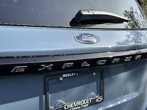 Used 2025 Ford Explorer Active image 11