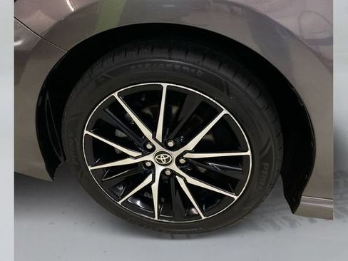 Used 2022 Toyota Camry SE FWD image 17