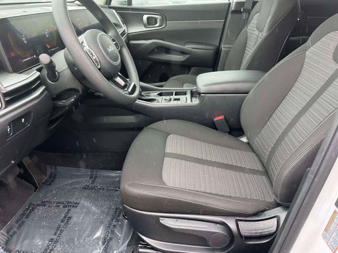 Used 2025 Kia Sorento LX FWD image 15