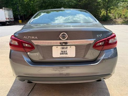 Used 2018 Nissan Altima 2.5 SV w/ 2.5 SV Technology Package FWD image 4
