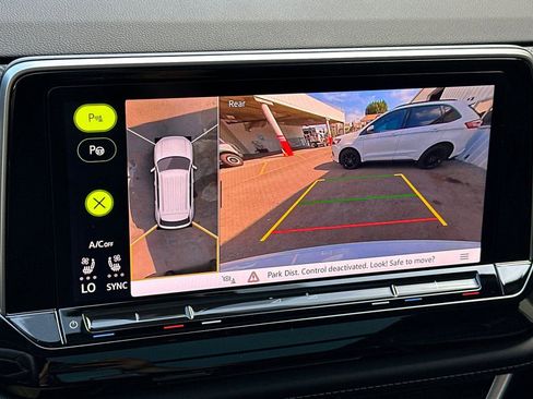 Used 2024 Volkswagen Atlas Cross Sport SEL Premium R-Line image 23