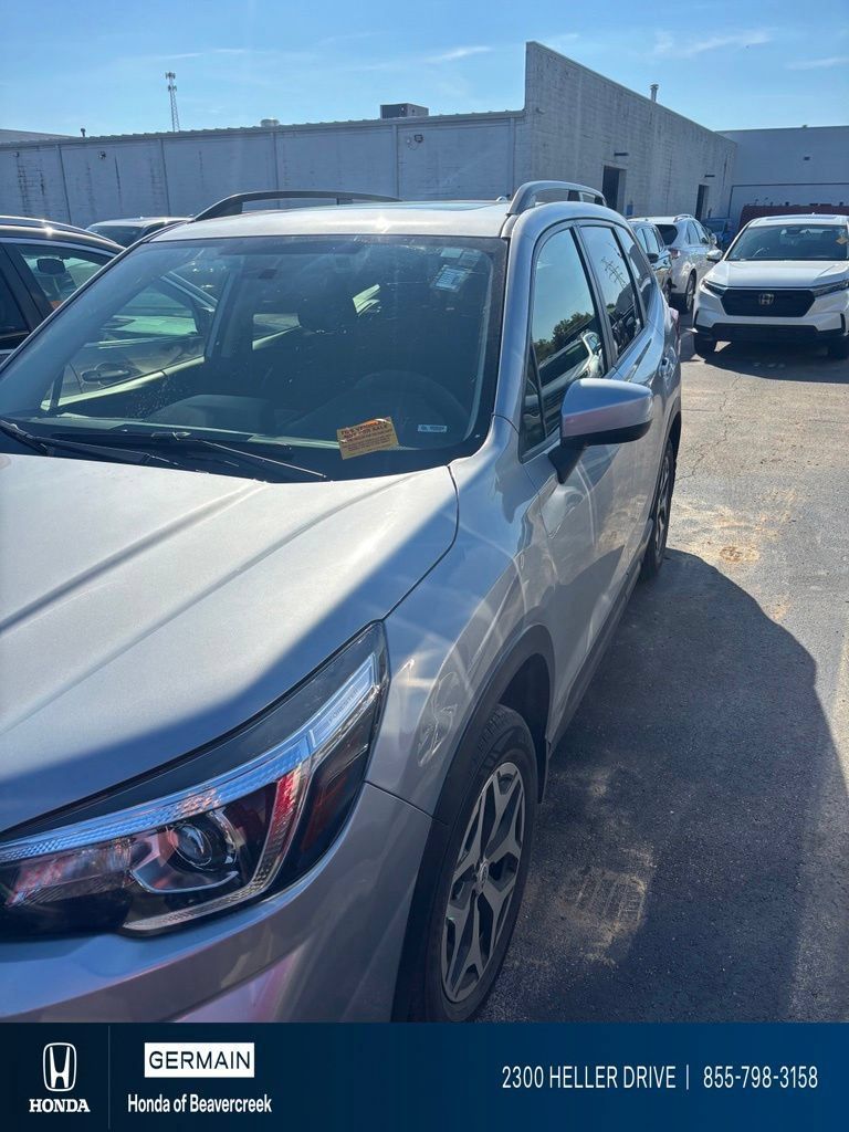 Used 2020 Subaru Forester Premium AWD/4WD image 1