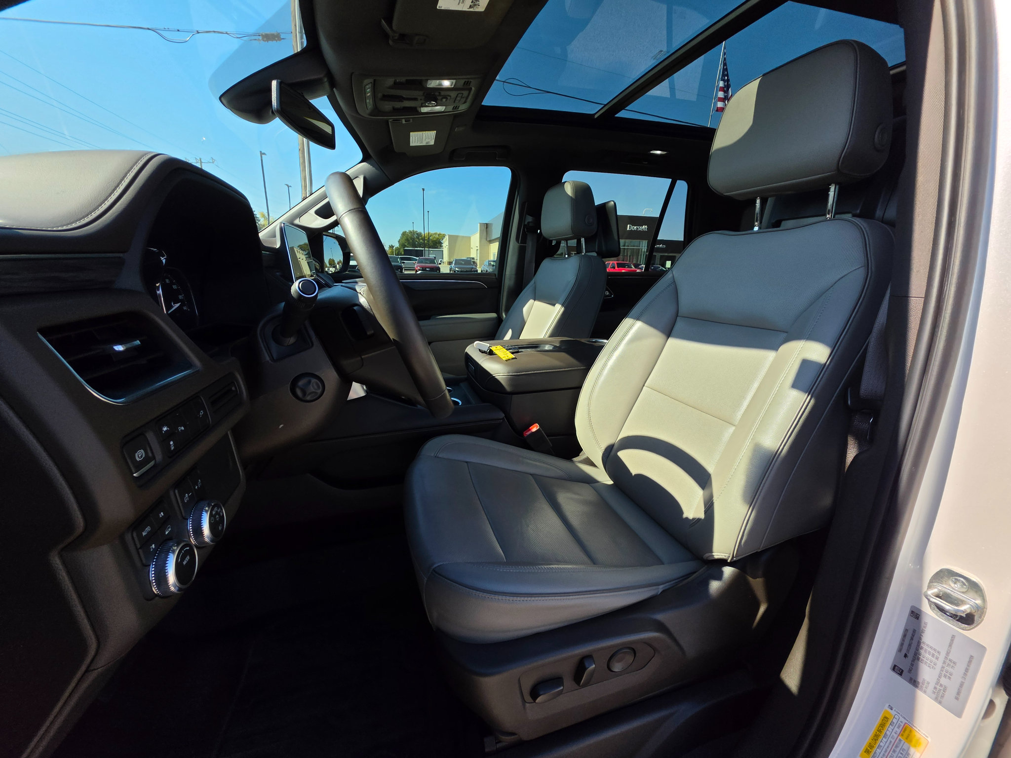 Used 2021 GMC Yukon SLT w/ SLT Premium Package AWD/4WD image 13
