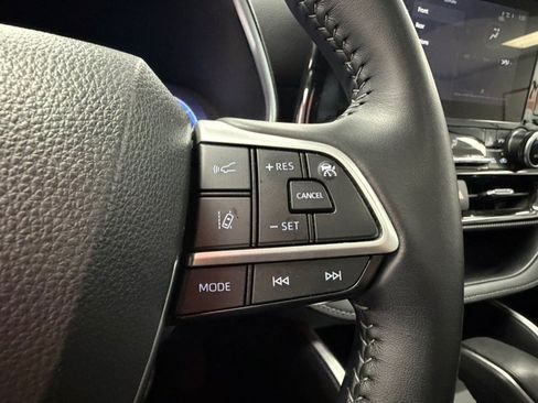Used 2025 Toyota Highlander XSE AWD/4WD image 61