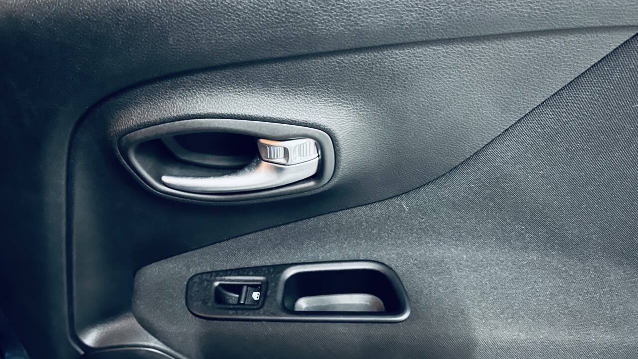 Used 2020 Jeep Renegade Sport w/ UConnect 7.0 Group FWD image 35