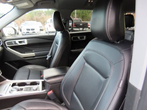 Certified 2023 Ford Explorer XLT w/ Equipment Group 202A image 30