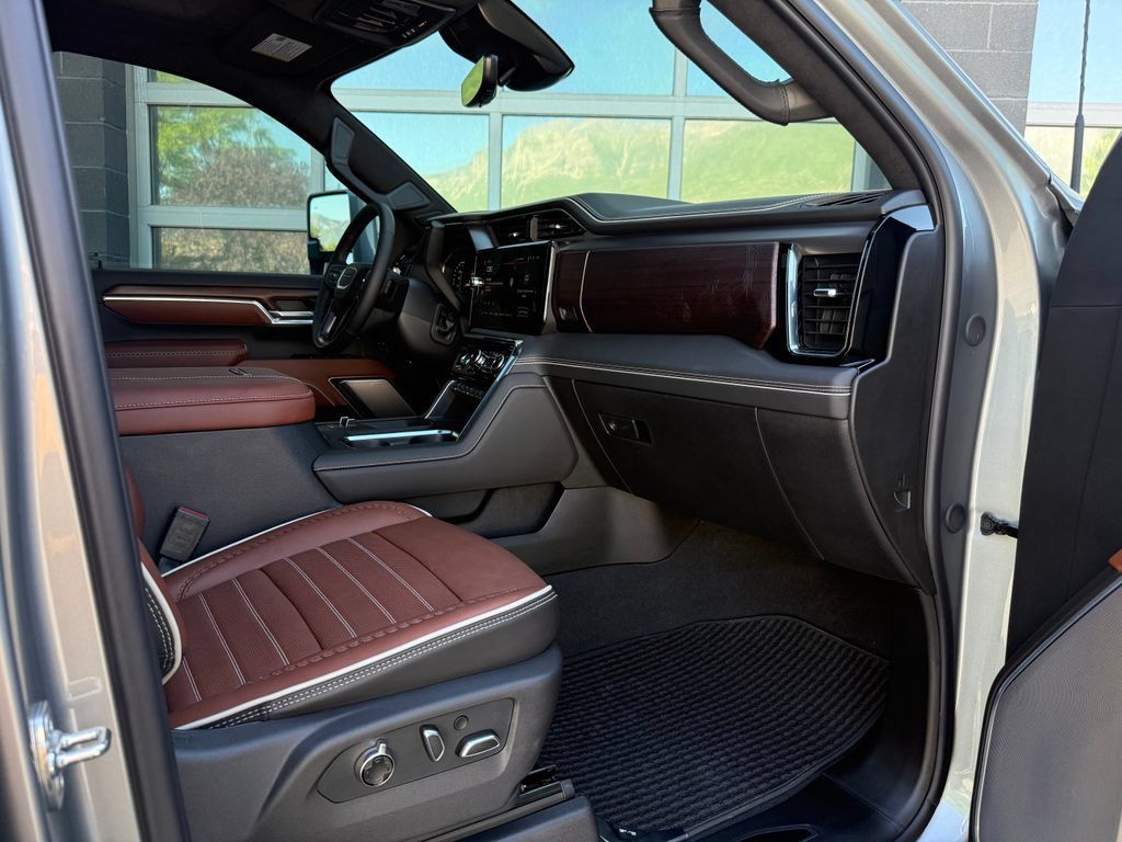 Used 2026 GMC Sierra 3500 Denali Ultimate AWD/4WD image 49