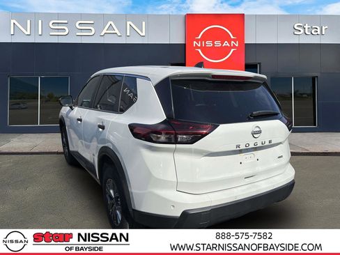 Used 2024 Nissan Rogue S image 6