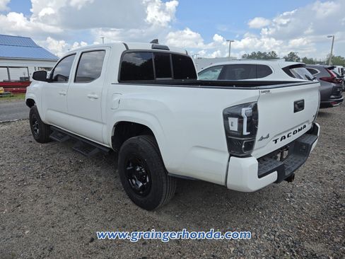 Used 2023 Toyota Tacoma SR AWD/4WD image 10