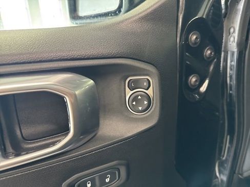 Used 2023 Jeep Wrangler Unlimited w/ Cold Weather Group image 19