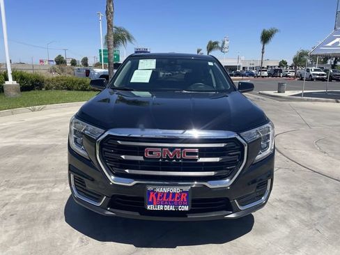 Used 2024 GMC Terrain SLE AWD/4WD image 3