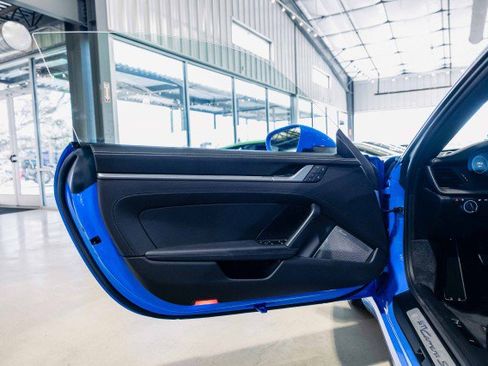 Used 2022 Porsche 911 Carrera S image 11