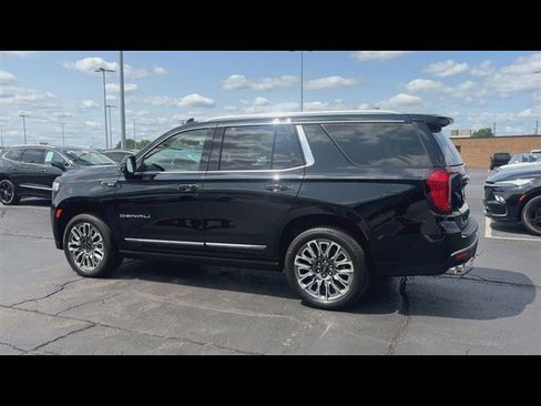 Used 2024 GMC Yukon Denali Ultimate AWD/4WD image 6