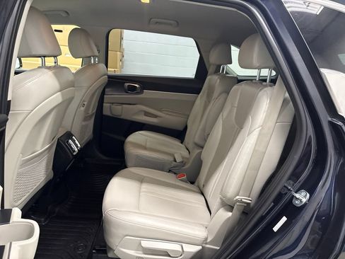 Used 2024 Kia Sorento EX AWD/4WD image 32