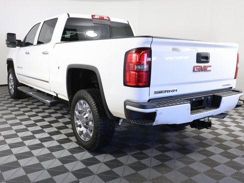 Used 2015 GMC Sierra 2500 Denali image 5