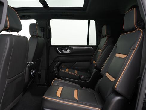 Used 2024 GMC Yukon XL AT4 w/ AT4 Premium Package AWD/4WD image 19