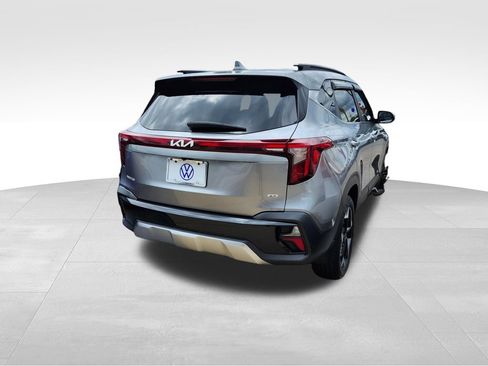 Used 2024 Kia Seltos EX AWD/4WD image 6