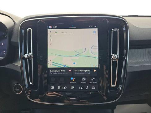 Used 2025 Volvo XC40 B5 Plus AWD/4WD image 22
