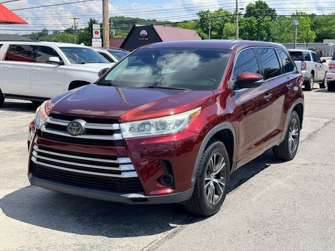 Used 2018 Toyota Highlander LE FWD image 10