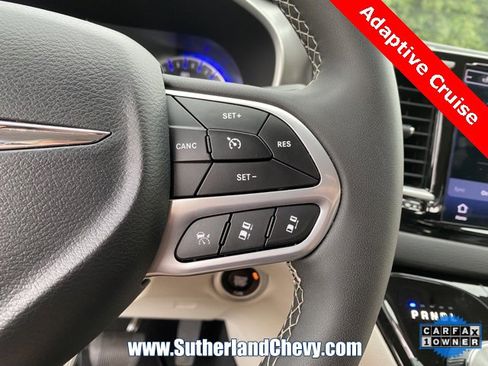 Used 2024 Chrysler Pacifica Touring-L image 20
