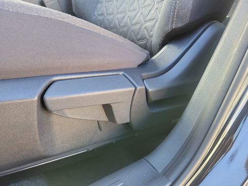 Certified 2025 Nissan Kicks SV FWD image 16