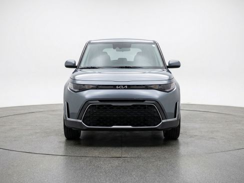 Used 2025 Kia Soul LX w/ LX Technology Package image 2