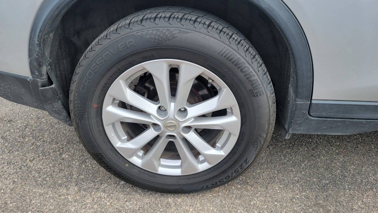 Used 2015 Nissan Rogue SV FWD image 14