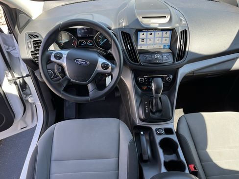 Used 2016 Ford Escape SE w/ Equipment Group 201A FWD image 8