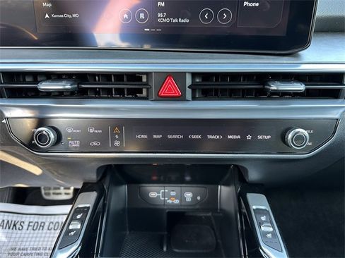 Used 2024 Kia Sorento SX Prestige w/ Sage Leather Package image 24