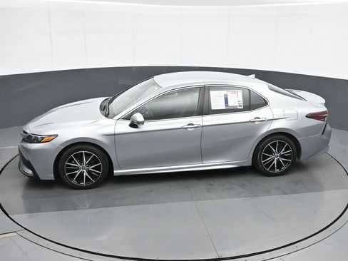 Used 2023 Toyota Camry SE FWD image 18