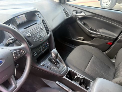 Used 2017 Ford Focus SE FWD image 16