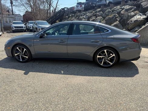 Used 2022 Hyundai Sonata SEL Plus FWD image 2